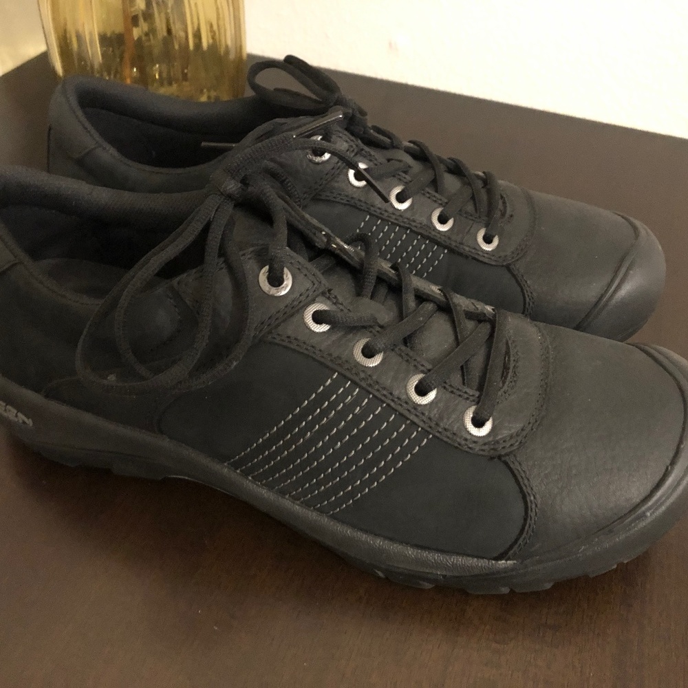 Brand New KEEN/Austin Mens casual shoe size 13